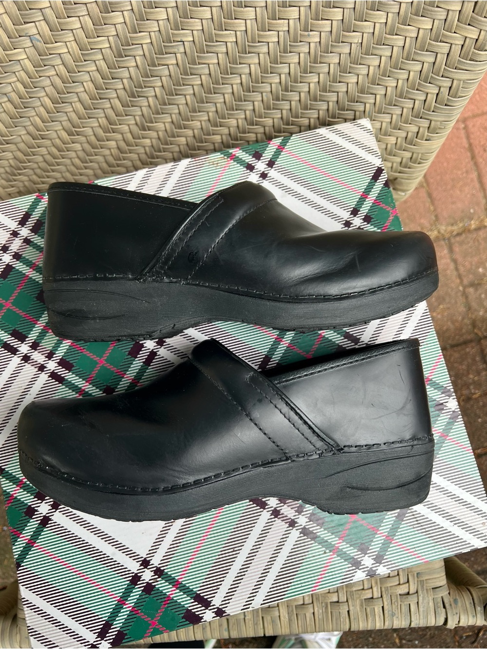 Dansko XP 2.0 Black Oiled Leather Clogs 42 Women's 11.5-12 / Men's 8.5-9 EUC Uni